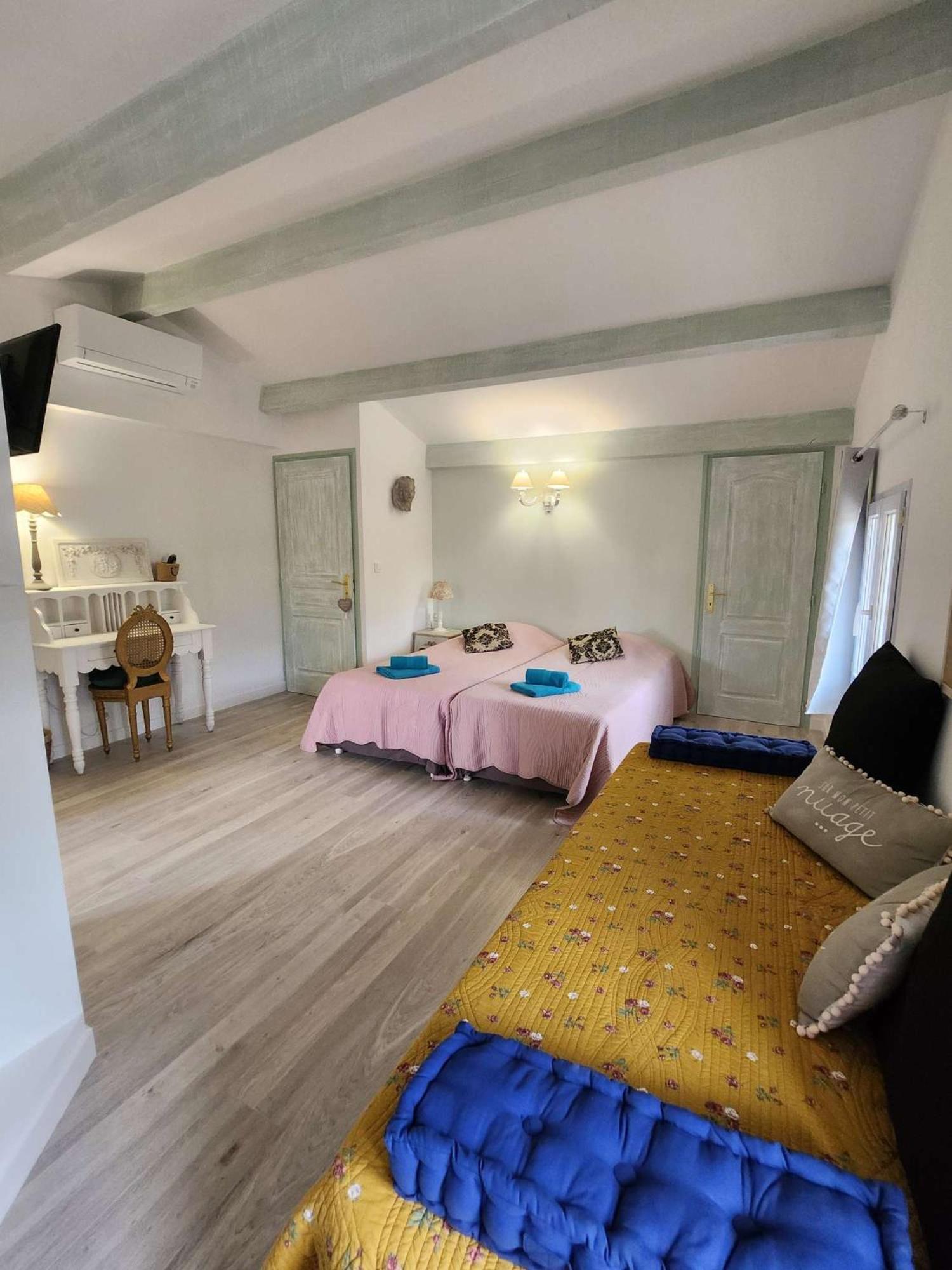 Le Clos Renaissance Oppede Exterior photo
