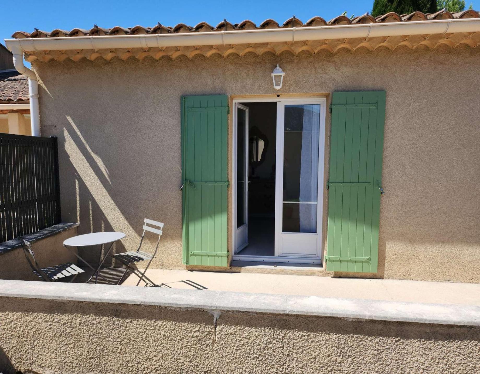 Le Clos Renaissance Oppede Exterior photo