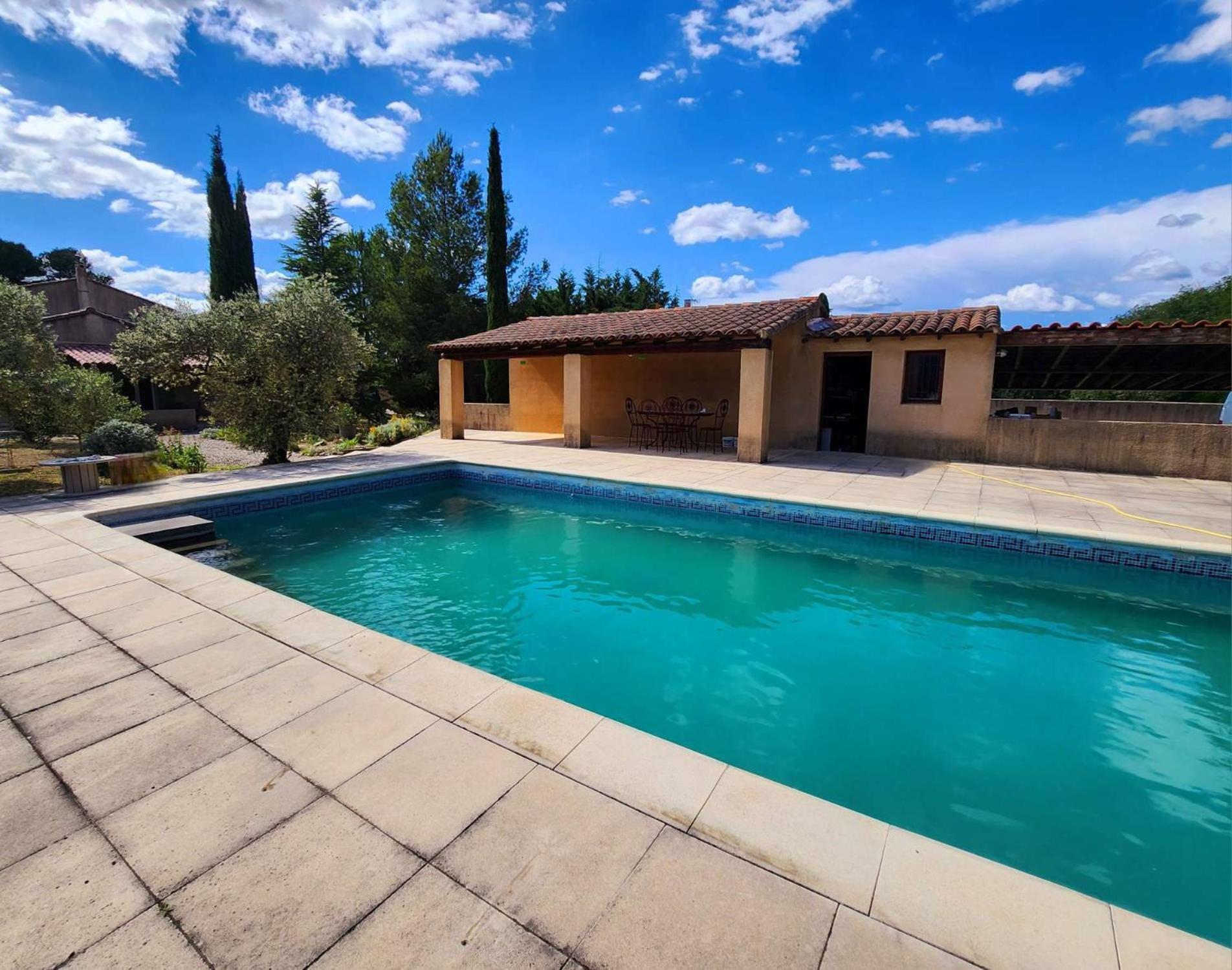Le Clos Renaissance Oppede Exterior photo