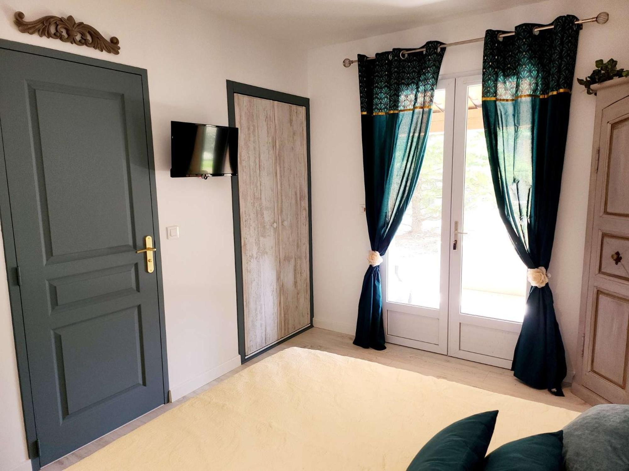 Le Clos Renaissance Oppede Exterior photo