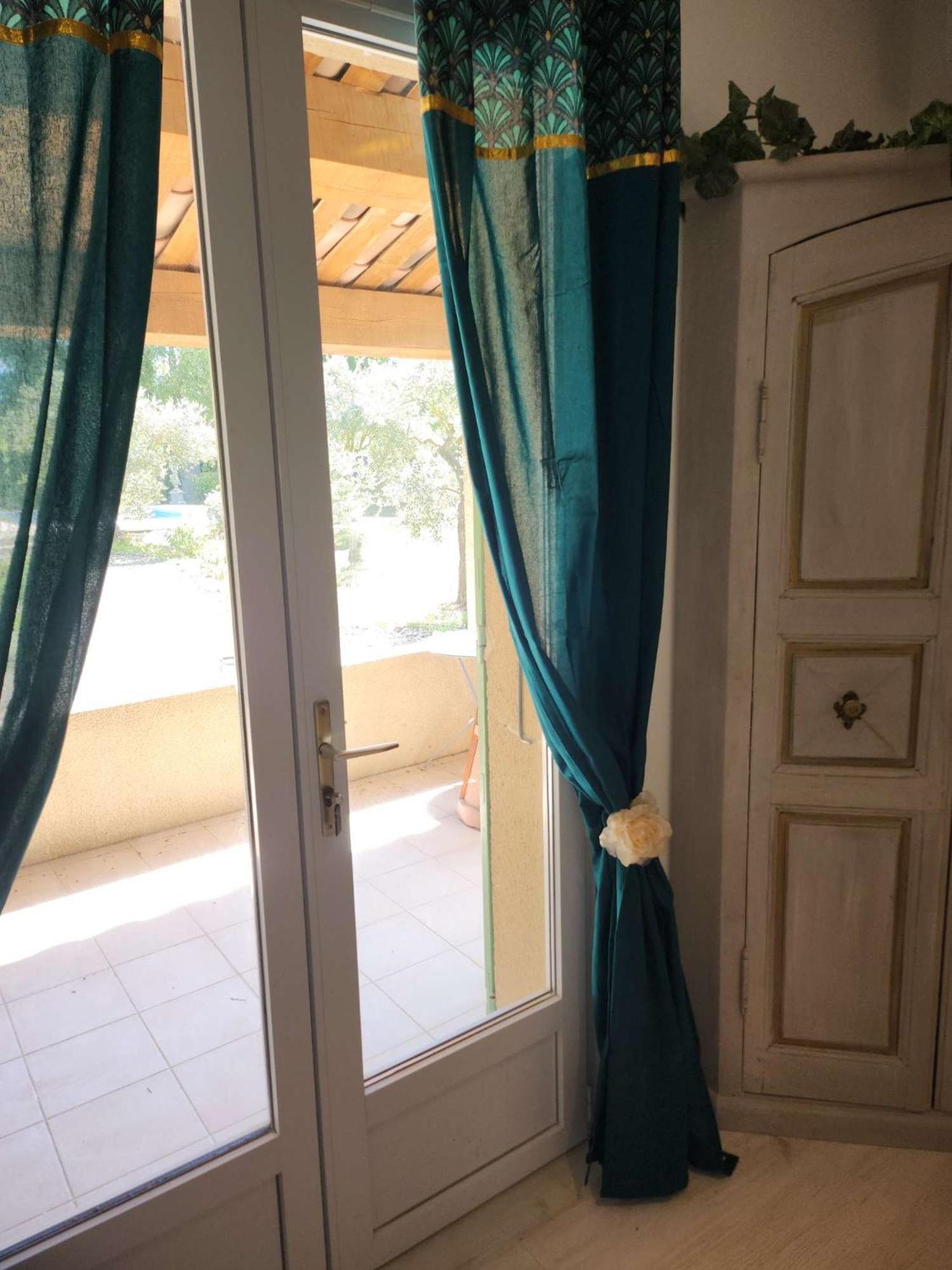 Le Clos Renaissance Oppede Exterior photo